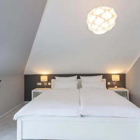 Apartment Am Horizont No 1 Fuer 2-4 Pers, 2 Schlafz, Babybett, Suedbalkon, Kostenloser Parkplatz, 500 Meter Zum Zingst
