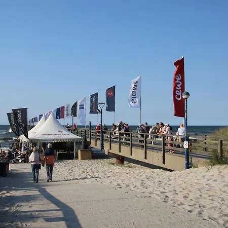 Fewo Am Horizont 1 - Zingst - Dg - Suedbalkon - Parkplatz - Strandnah -Kamin Lägenhet