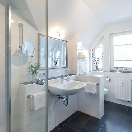 Am Horizont No 1 Fuer 2-4 Pers, 2 Schlafz, Babybett, Suedbalkon, Kostenloser Parkplatz, 500 Meter Zum Zingst